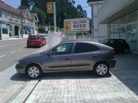 Renault Megane DTI Ocasion 002 Small1 e1342619387785 - Talleres Ruso