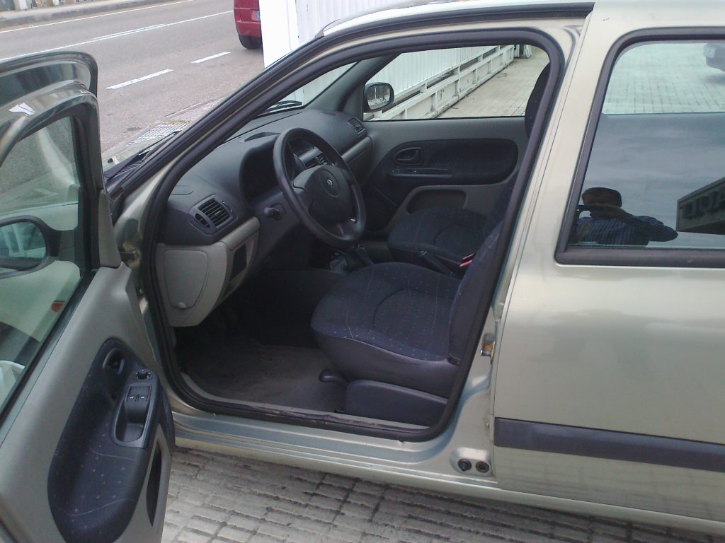 Clio 1035 BRV 009 e1347893014925 - Talleres Ruso