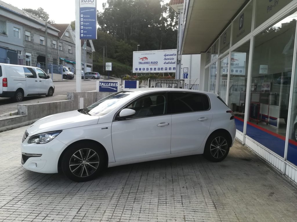 Peugeot 308 1 - Talleres Ruso