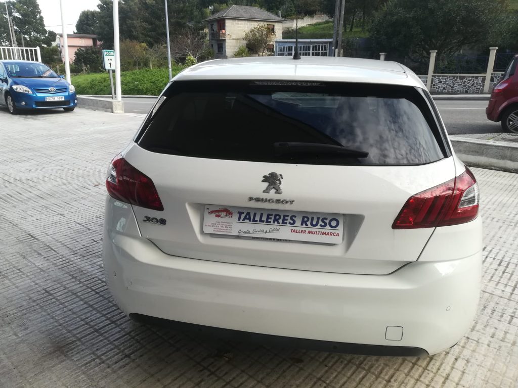 Peugeot 308 4 - Talleres Ruso